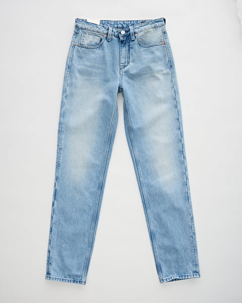 Tenue. – Donna Jeans Reno – Tenue.