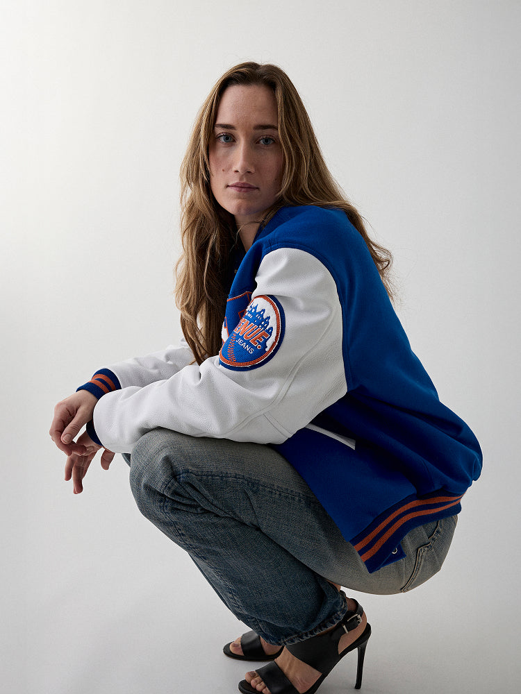 Tenue. × Tenue de Nîmes.