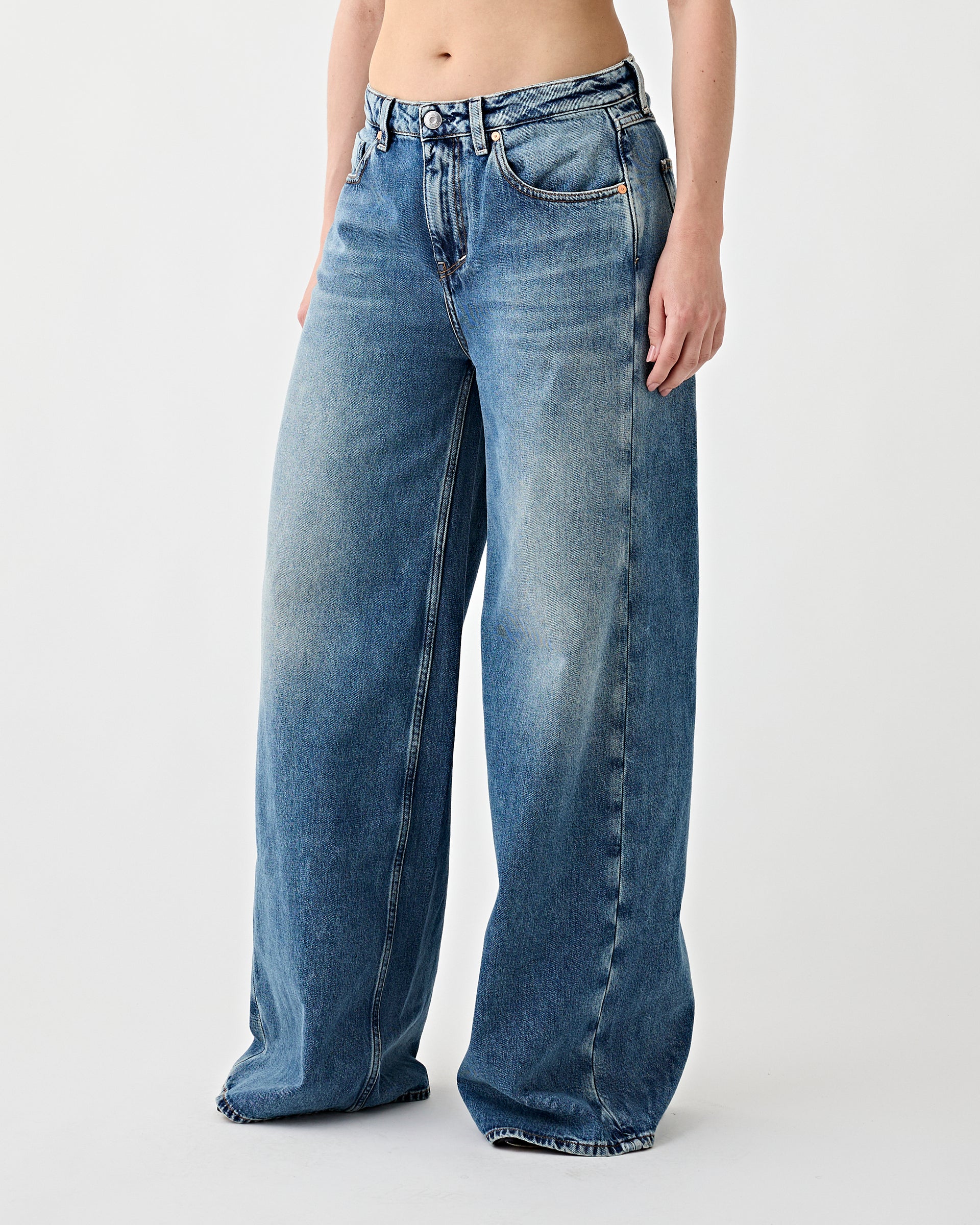 Bella Jeans Tacoma