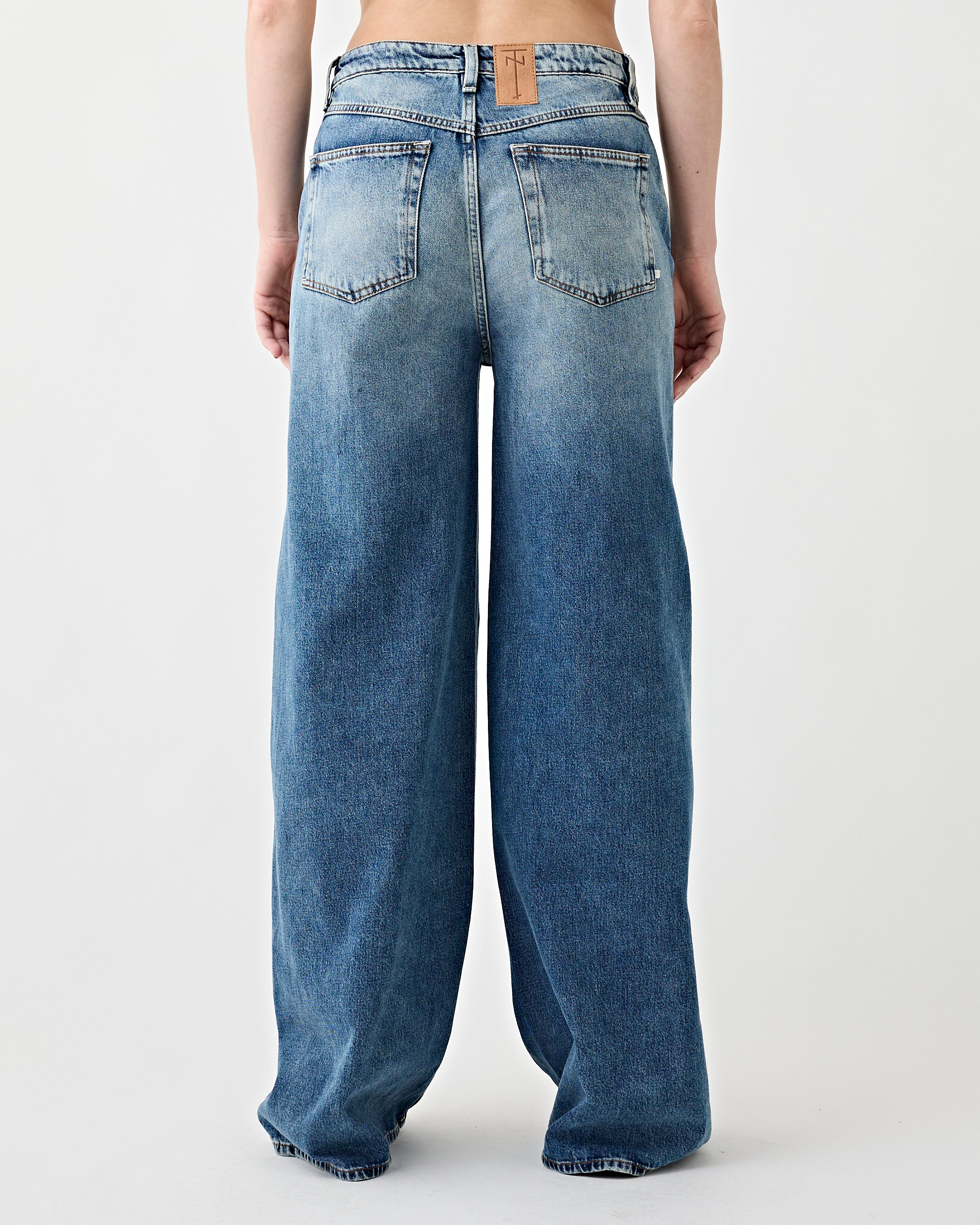 Bella Jeans Tacoma