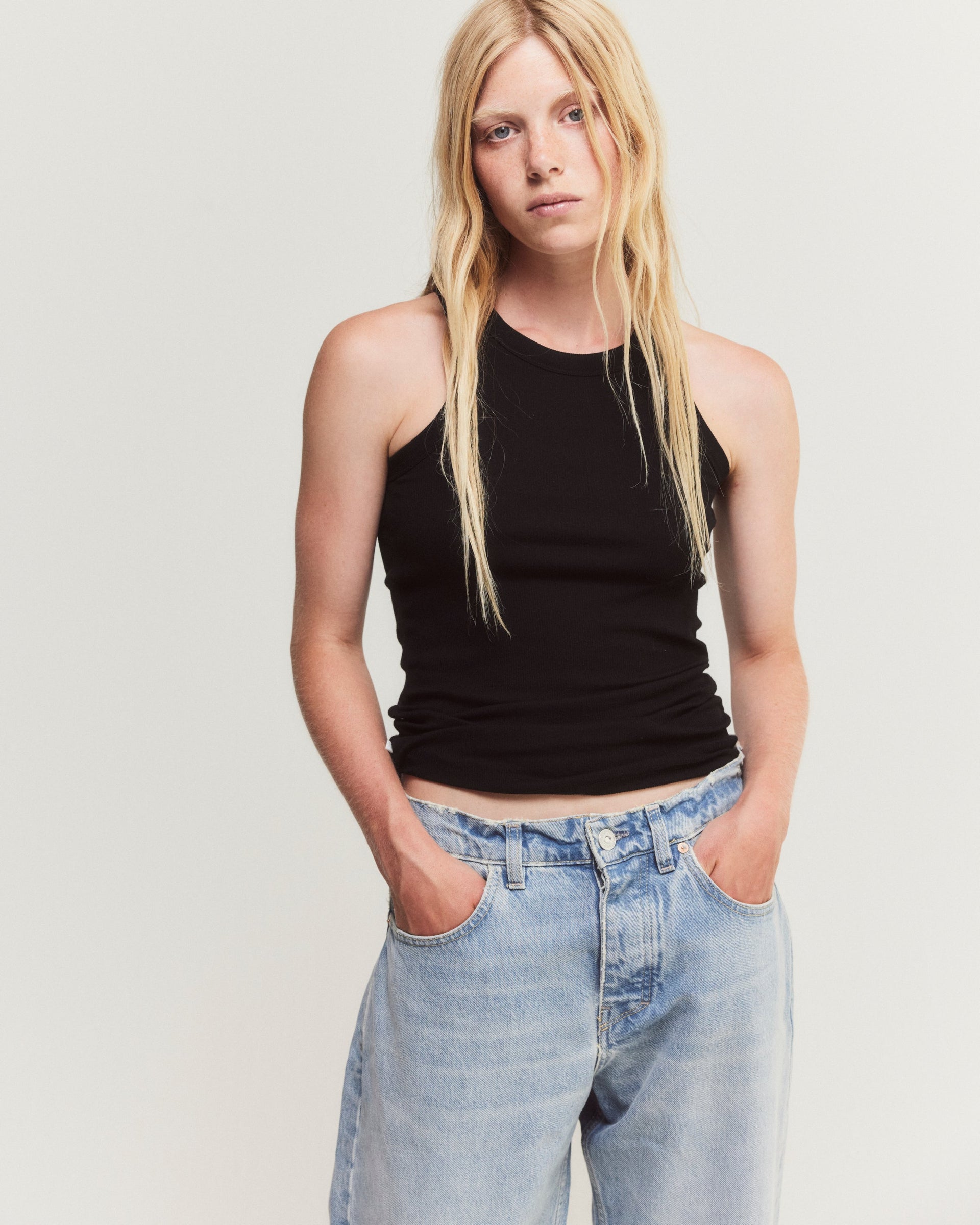 Tenue. Hailey Black T-shirt S/S Women